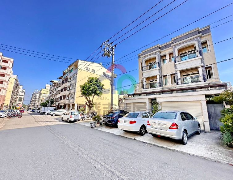 工業三十八路漂亮別墅，屋況優，車庫停車  1