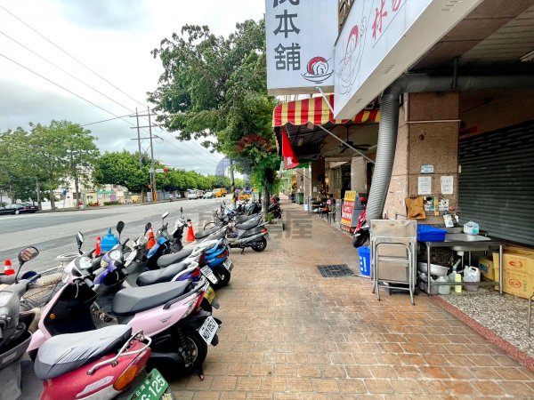 東海世貿，景繡１＋２樓金店面